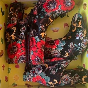 LEMON DROP BY PRIVILEGED WOMENS BOOTIES SIZE 9